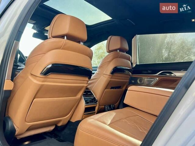 Белый БМВ 7 Серия, объемом двигателя 4.39 л и пробегом 130 тыс. км за 29888 $, фото 12 на Automoto.ua