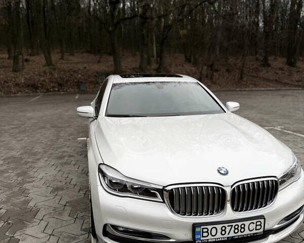 Белый БМВ 7 Серия, объемом двигателя 2.99 л и пробегом 176 тыс. км за 40000 $, фото 3 на Automoto.ua