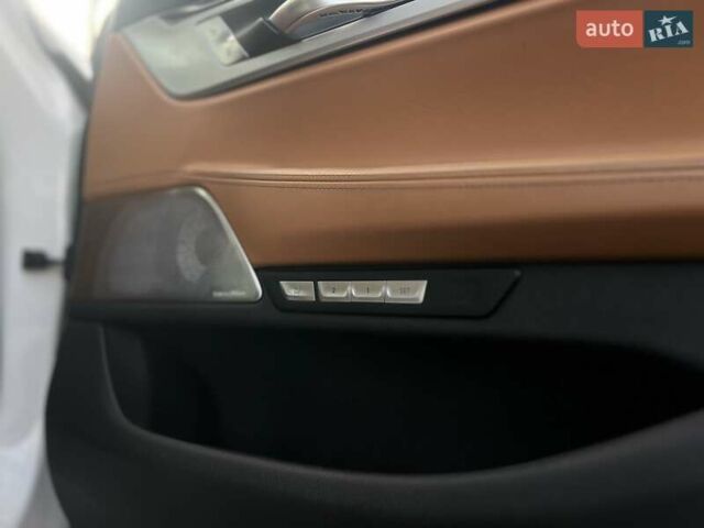 Белый БМВ 7 Серия, объемом двигателя 4.39 л и пробегом 134 тыс. км за 34844 $, фото 53 на Automoto.ua