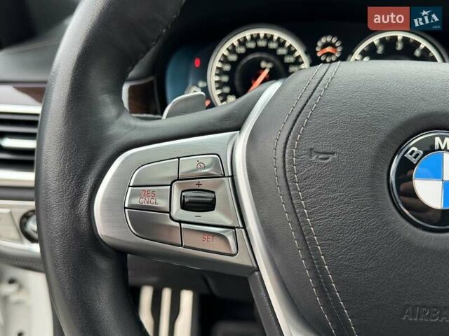 Белый БМВ 7 Серия, объемом двигателя 3 л и пробегом 78 тыс. км за 29700 $, фото 44 на Automoto.ua