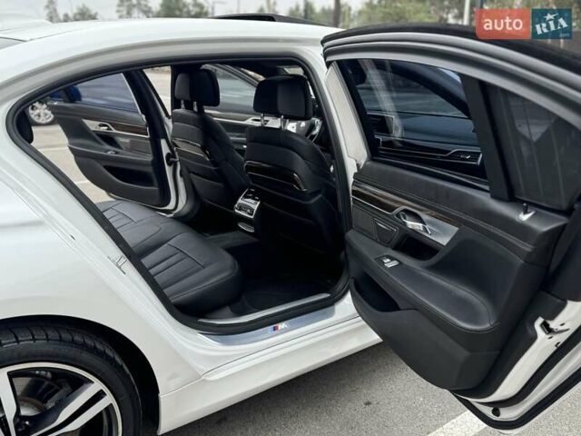 Белый БМВ 7 Серия, объемом двигателя 3 л и пробегом 78 тыс. км за 29700 $, фото 66 на Automoto.ua