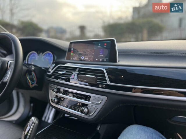 Белый БМВ 7 Серия, объемом двигателя 2.99 л и пробегом 200 тыс. км за 35000 $, фото 50 на Automoto.ua