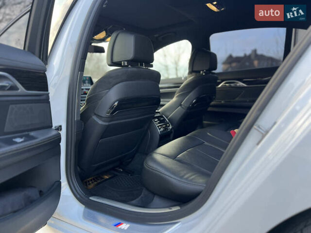 Белый БМВ 7 Серия, объемом двигателя 2.99 л и пробегом 200 тыс. км за 35000 $, фото 70 на Automoto.ua