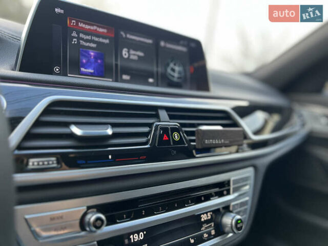 Белый БМВ 7 Серия, объемом двигателя 2.99 л и пробегом 200 тыс. км за 35000 $, фото 61 на Automoto.ua