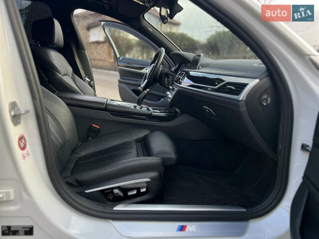 Белый БМВ 7 Серия, объемом двигателя 2.99 л и пробегом 200 тыс. км за 35000 $, фото 45 на Automoto.ua