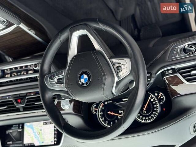 Белый БМВ 7 Серия, объемом двигателя 3 л и пробегом 78 тыс. км за 29700 $, фото 39 на Automoto.ua