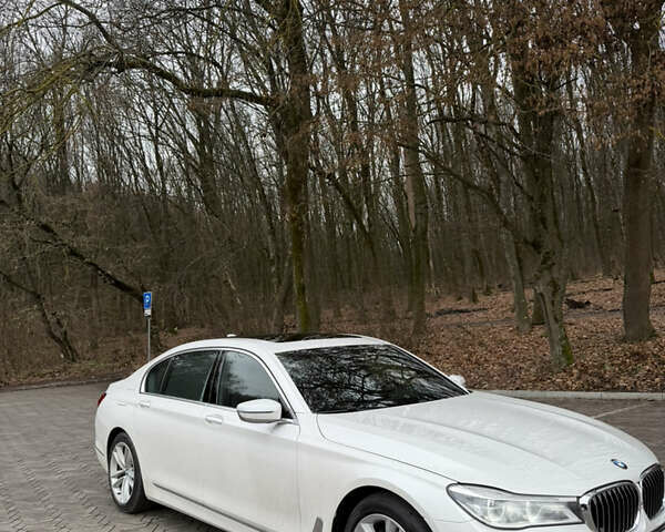 Белый БМВ 7 Серия, объемом двигателя 2.99 л и пробегом 176 тыс. км за 40000 $, фото 21 на Automoto.ua
