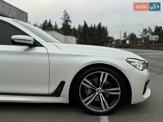 Белый БМВ 7 Серия, объемом двигателя 3 л и пробегом 78 тыс. км за 29700 $, фото 26 на Automoto.ua