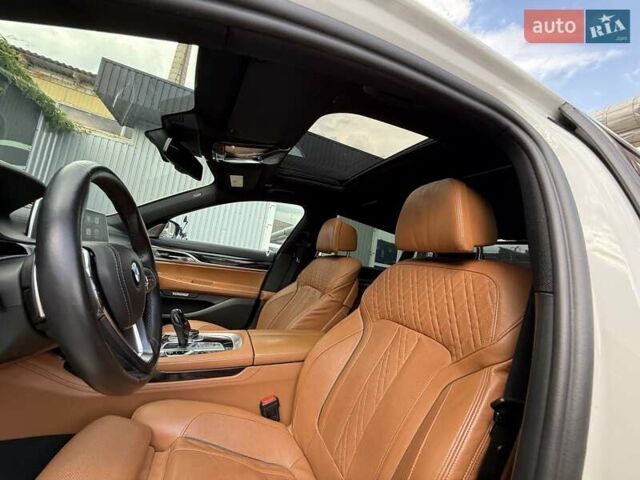 Белый БМВ 7 Серия, объемом двигателя 3 л и пробегом 116 тыс. км за 32500 $, фото 78 на Automoto.ua