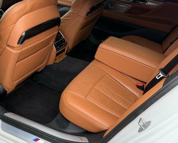 Белый БМВ 7 Серия, объемом двигателя 3 л и пробегом 122 тыс. км за 29500 $, фото 6 на Automoto.ua