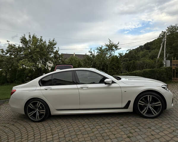 Белый БМВ 7 Серия, объемом двигателя 2.99 л и пробегом 200 тыс. км за 37000 $, фото 10 на Automoto.ua