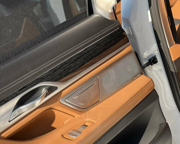 Білий БМВ 7 Серія, об'ємом двигуна 4.39 л та пробігом 120 тис. км за 35900 $, фото 36 на Automoto.ua
