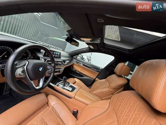 Белый БМВ 7 Серия, объемом двигателя 3 л и пробегом 116 тыс. км за 32500 $, фото 82 на Automoto.ua