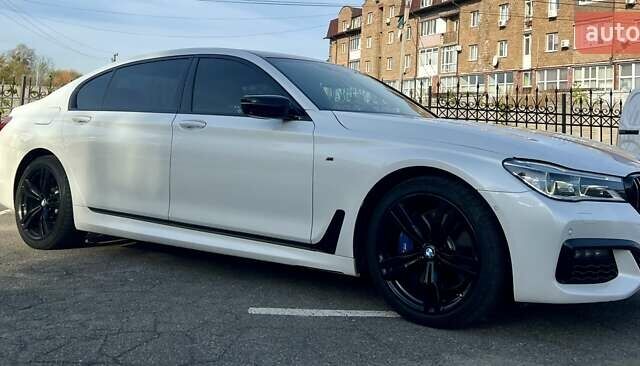 Белый БМВ 7 Серия, объемом двигателя 4.39 л и пробегом 130 тыс. км за 29888 $, фото 7 на Automoto.ua