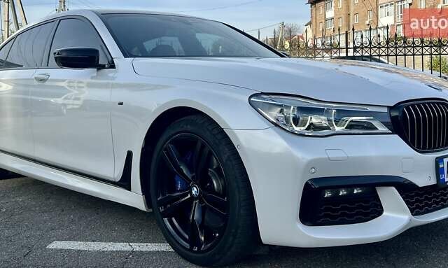 Белый БМВ 7 Серия, объемом двигателя 4.39 л и пробегом 130 тыс. км за 29888 $, фото 3 на Automoto.ua