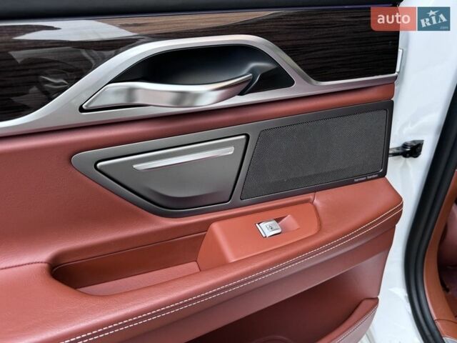 Білий БМВ 7 Серія, об'ємом двигуна 3 л та пробігом 98 тис. км за 42999 $, фото 29 на Automoto.ua
