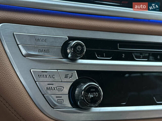 Белый БМВ 7 Серия, объемом двигателя 2 л и пробегом 70 тыс. км за 35500 $, фото 69 на Automoto.ua