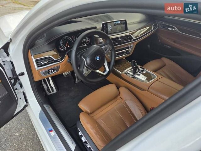 Белый БМВ 7 Серия, объемом двигателя 3 л и пробегом 100 тыс. км за 35000 $, фото 8 на Automoto.ua