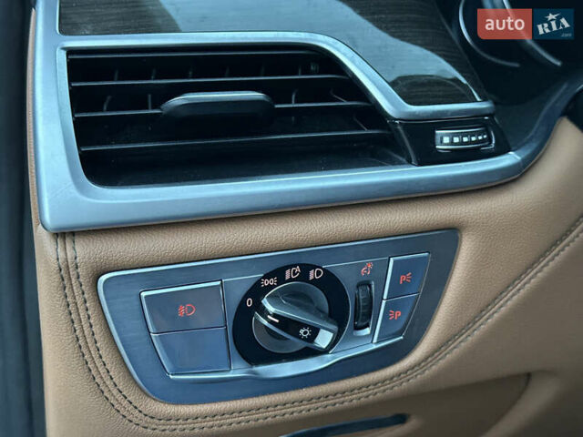 Белый БМВ 7 Серия, объемом двигателя 2 л и пробегом 70 тыс. км за 35500 $, фото 73 на Automoto.ua