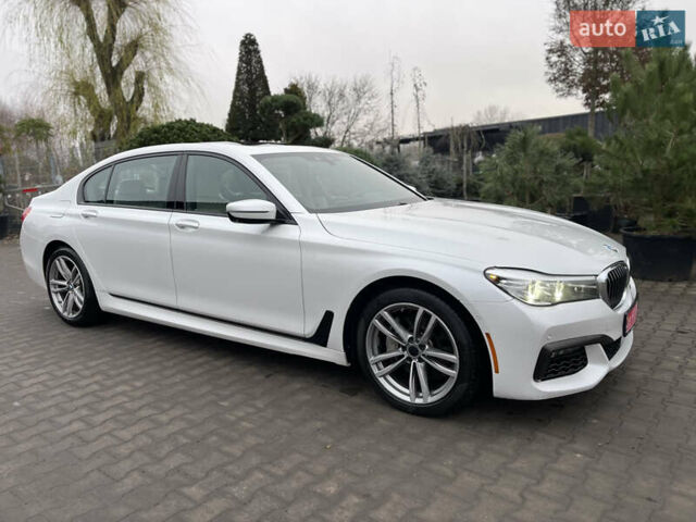 Белый БМВ 7 Серия, объемом двигателя 3 л и пробегом 167 тыс. км за 28000 $, фото 3 на Automoto.ua