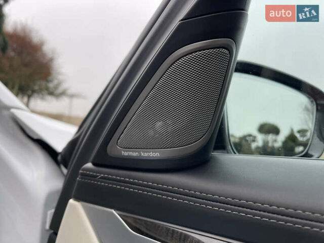 Белый БМВ 7 Серия, объемом двигателя 3 л и пробегом 167 тыс. км за 28000 $, фото 27 на Automoto.ua