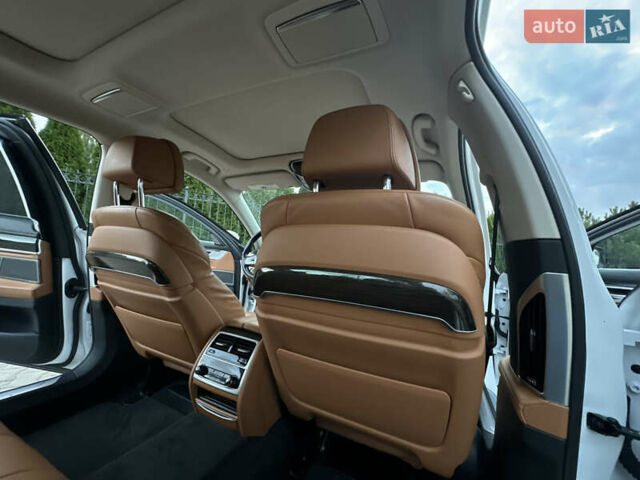 Белый БМВ 7 Серия, объемом двигателя 2 л и пробегом 70 тыс. км за 35500 $, фото 51 на Automoto.ua