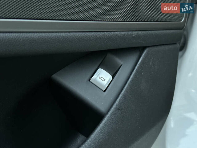 Белый БМВ 7 Серия, объемом двигателя 2 л и пробегом 70 тыс. км за 35500 $, фото 80 на Automoto.ua