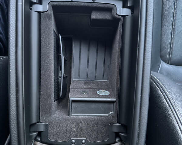 Білий БМВ 7 Серія, об'ємом двигуна 3 л та пробігом 146 тис. км за 40700 $, фото 24 на Automoto.ua