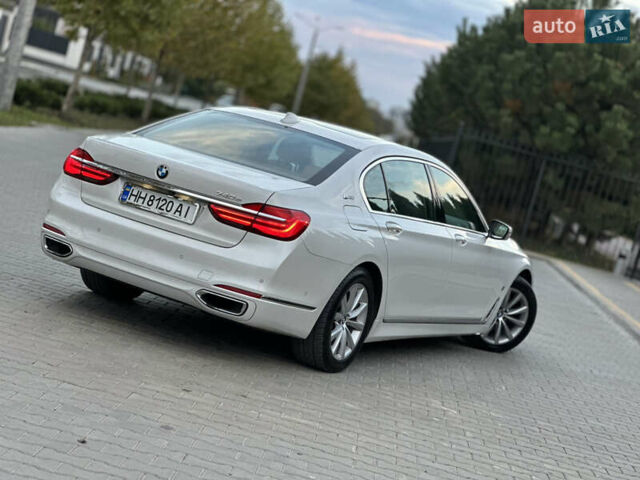 Белый БМВ 7 Серия, объемом двигателя 2 л и пробегом 70 тыс. км за 35500 $, фото 14 на Automoto.ua