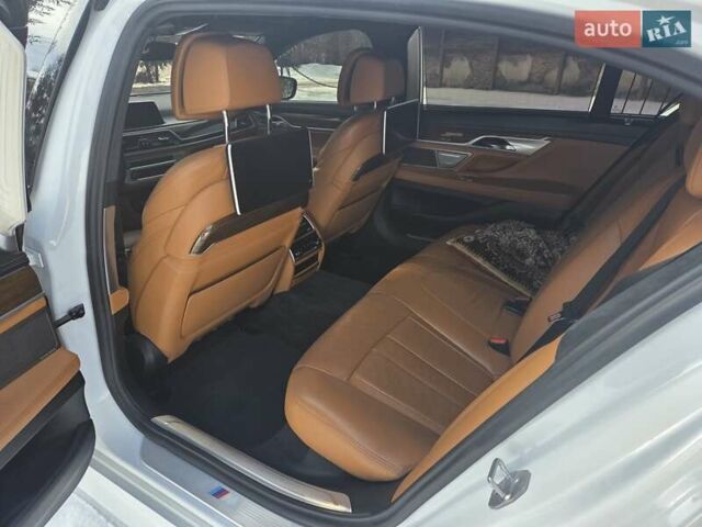 Белый БМВ 7 Серия, объемом двигателя 3 л и пробегом 103 тыс. км за 35000 $, фото 14 на Automoto.ua