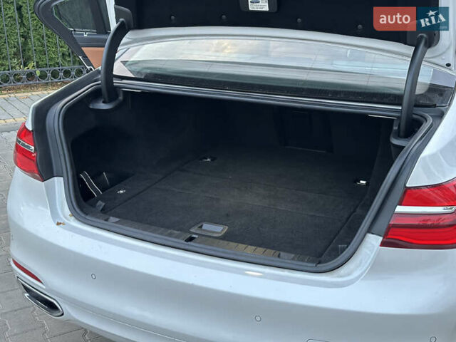 Белый БМВ 7 Серия, объемом двигателя 2 л и пробегом 70 тыс. км за 35500 $, фото 39 на Automoto.ua