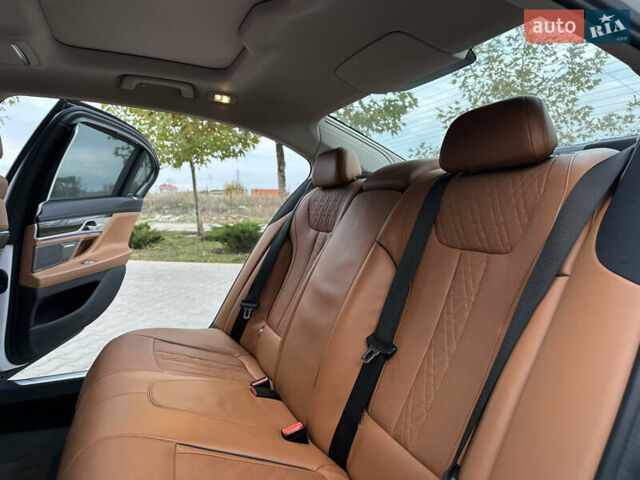 Белый БМВ 7 Серия, объемом двигателя 2 л и пробегом 70 тыс. км за 35500 $, фото 45 на Automoto.ua