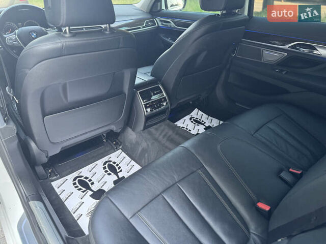 Білий БМВ 7 Серія, об'ємом двигуна 3 л та пробігом 146 тис. км за 40700 $, фото 13 на Automoto.ua