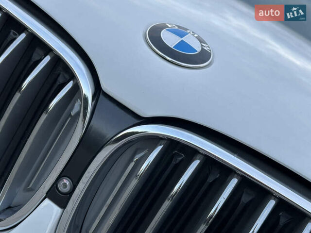 Белый БМВ 7 Серия, объемом двигателя 2 л и пробегом 70 тыс. км за 35500 $, фото 23 на Automoto.ua