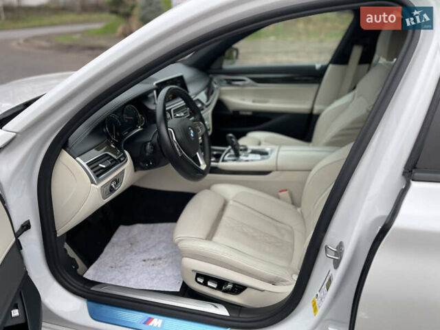 Белый БМВ 7 Серия, объемом двигателя 3 л и пробегом 167 тыс. км за 28000 $, фото 29 на Automoto.ua