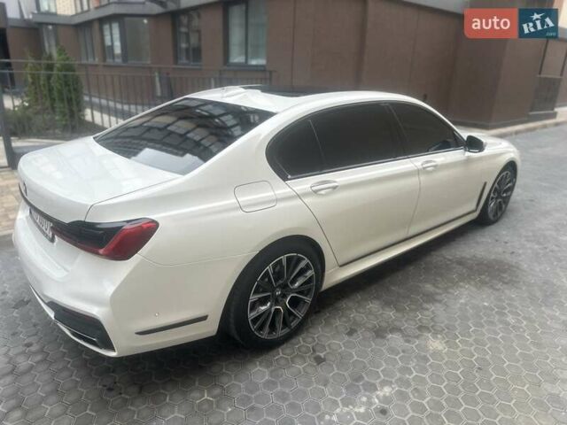 Белый БМВ 7 Серия, объемом двигателя 3 л и пробегом 120 тыс. км за 41000 $, фото 16 на Automoto.ua