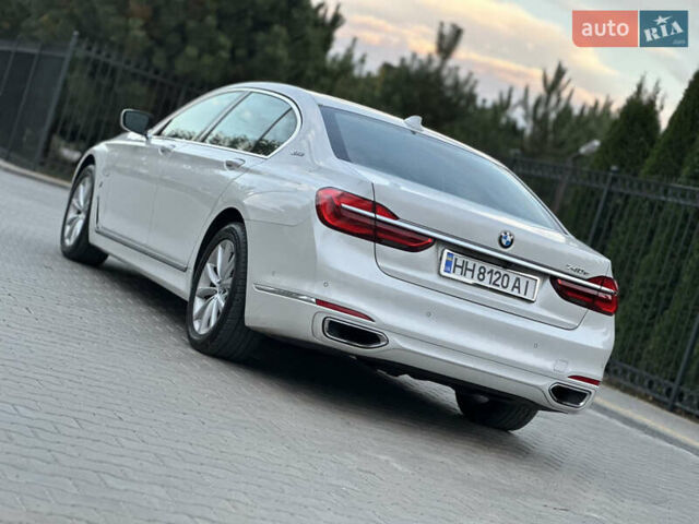 Белый БМВ 7 Серия, объемом двигателя 2 л и пробегом 70 тыс. км за 35500 $, фото 16 на Automoto.ua