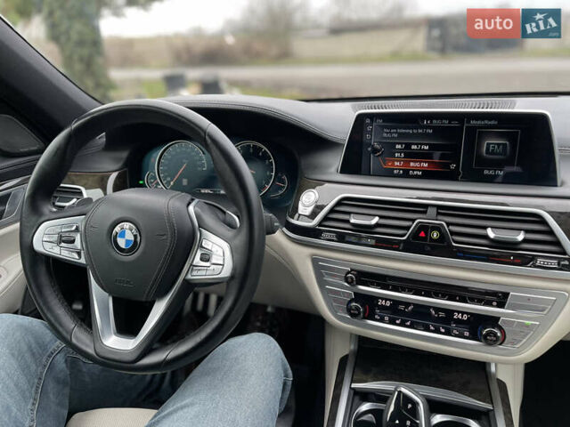 Белый БМВ 7 Серия, объемом двигателя 3 л и пробегом 167 тыс. км за 28000 $, фото 36 на Automoto.ua