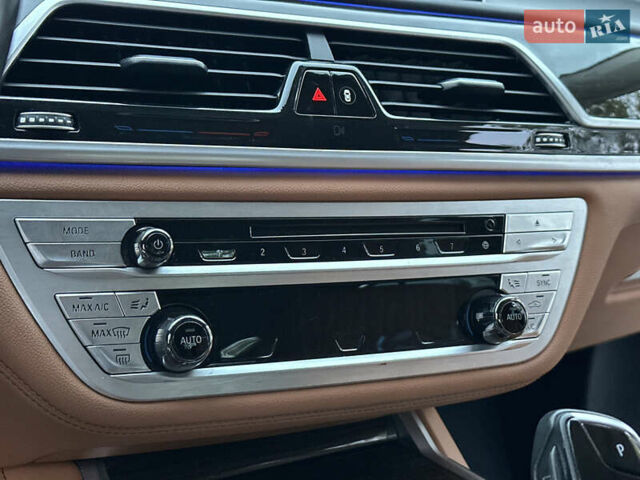 Белый БМВ 7 Серия, объемом двигателя 2 л и пробегом 70 тыс. км за 35500 $, фото 66 на Automoto.ua