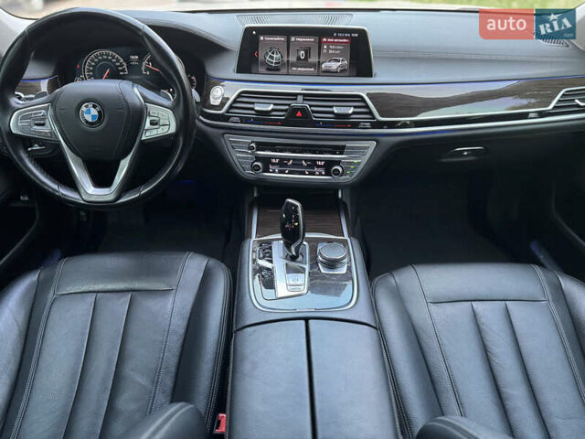 Білий БМВ 7 Серія, об'ємом двигуна 3 л та пробігом 146 тис. км за 40700 $, фото 15 на Automoto.ua