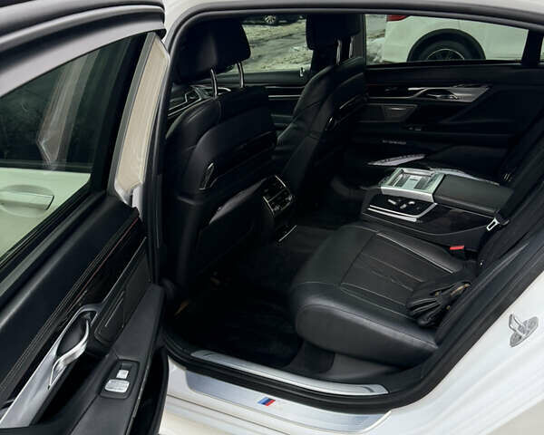 Білий БМВ 7 Серія, об'ємом двигуна 4.39 л та пробігом 152 тис. км за 31000 $, фото 14 на Automoto.ua