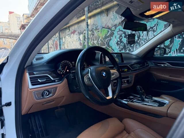 Білий БМВ 7 Серія, об'ємом двигуна 2.98 л та пробігом 165 тис. км за 29999 $, фото 59 на Automoto.ua