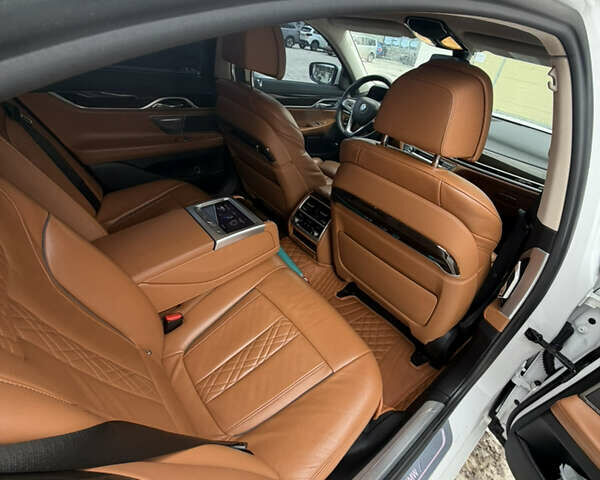 Білий БМВ 7 Серія, об'ємом двигуна 2.99 л та пробігом 147 тис. км за 41500 $, фото 11 на Automoto.ua