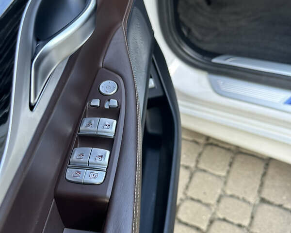 Белый БМВ 7 Серия, объемом двигателя 4.39 л и пробегом 128 тыс. км за 31999 $, фото 11 на Automoto.ua