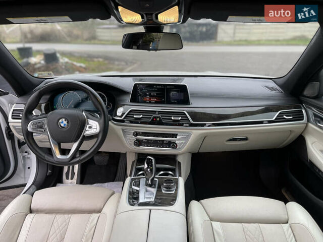 Белый БМВ 7 Серия, объемом двигателя 3 л и пробегом 167 тыс. км за 28000 $, фото 19 на Automoto.ua