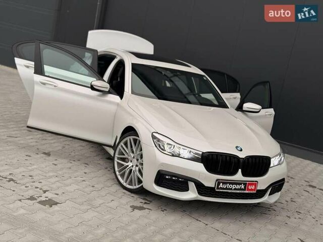 Белый БМВ 7 Серия, объемом двигателя 3 л и пробегом 113 тыс. км за 28440 $, фото 39 на Automoto.ua