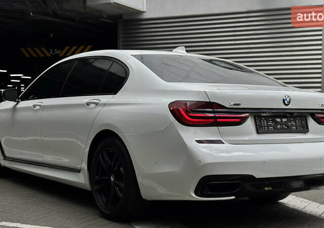Белый БМВ 7 Серия, объемом двигателя 4.39 л и пробегом 87 тыс. км за 37000 $, фото 6 на Automoto.ua