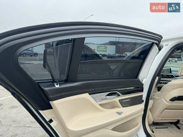 Белый БМВ 7 Серия, объемом двигателя 4.39 л и пробегом 87 тыс. км за 38500 $, фото 21 на Automoto.ua