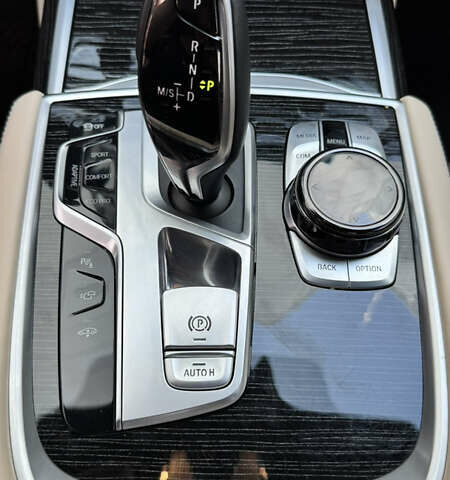 Белый БМВ 7 Серия, объемом двигателя 4.39 л и пробегом 87 тыс. км за 37000 $, фото 20 на Automoto.ua