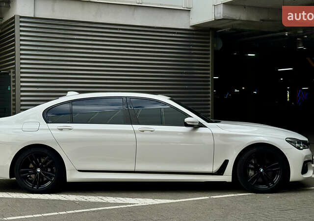 Белый БМВ 7 Серия, объемом двигателя 4.39 л и пробегом 87 тыс. км за 37000 $, фото 9 на Automoto.ua